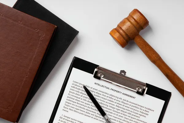 Divorce-agreement-consultation